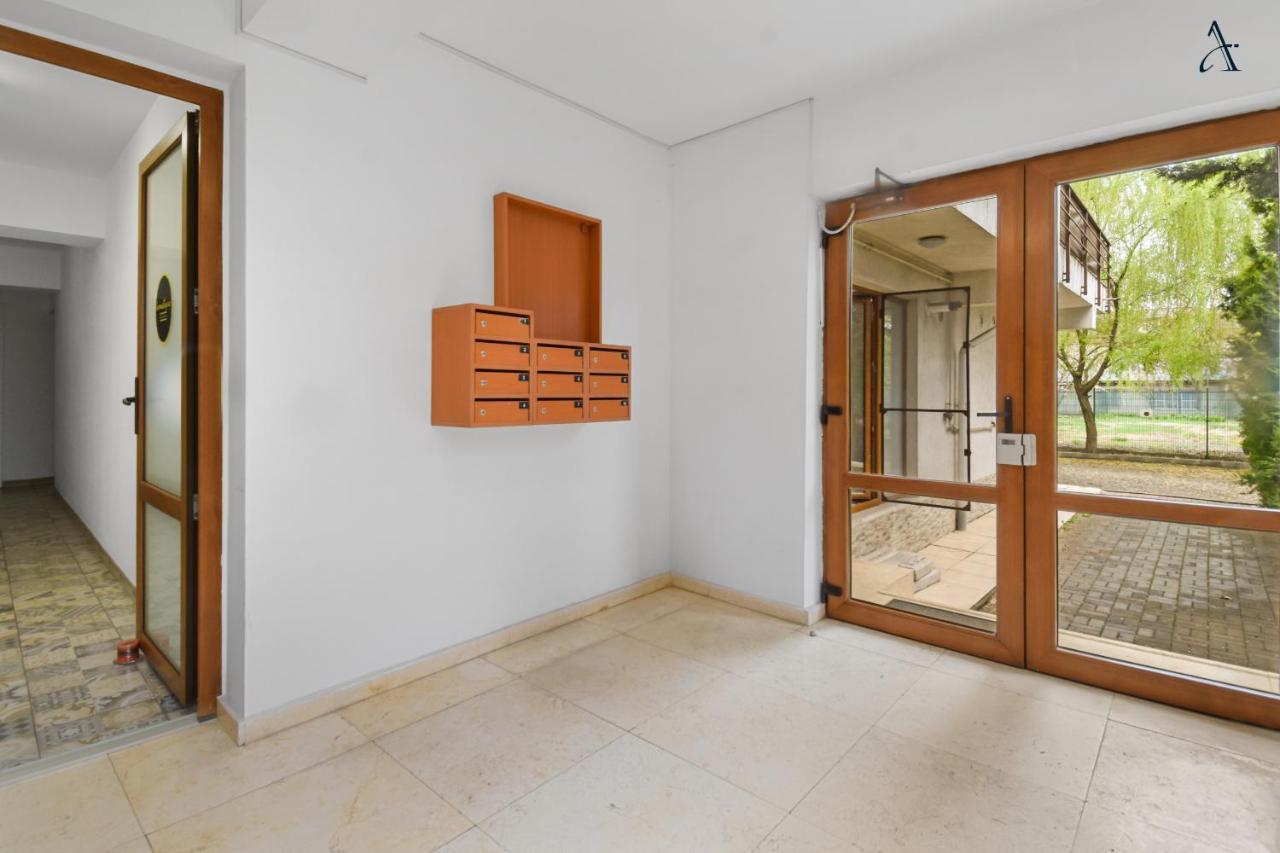 Homestay Отопень Екстер'єр фото
